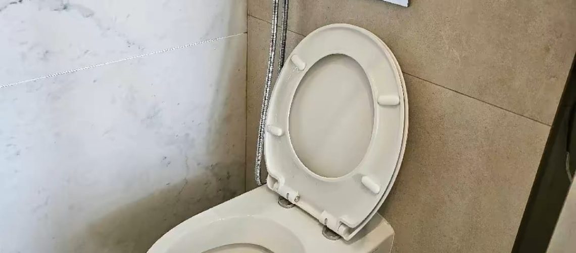 התקנה של ניאגרה סמויה על ידי מאור SOS אינסטלטור מומחה